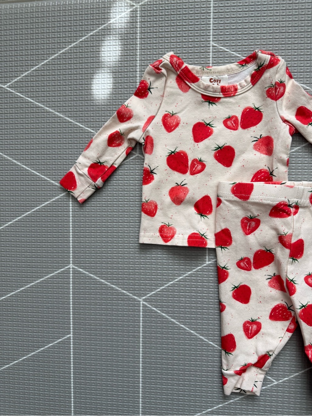 Cozy Cub|Baby girl matching set,Strawberry Print Pajama Set-Top & leggings•Boho